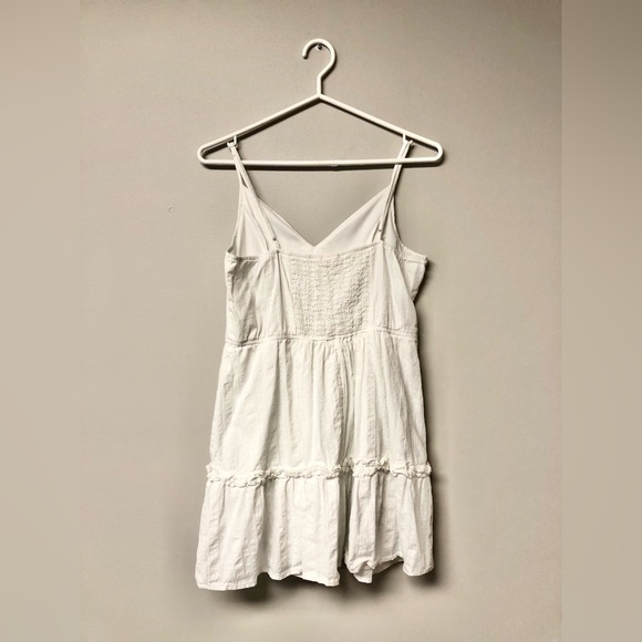 White Sundress in like new condition - Women’s Size Medium - Picture 3 of 3